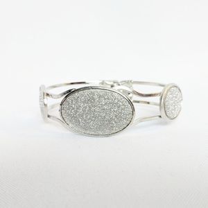 💥3 for $25💥 Silver Glittered Hinged Bracelet